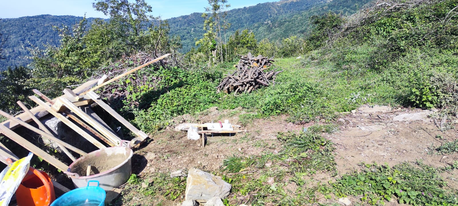 Installazione colonna Inizio costruzione colonna